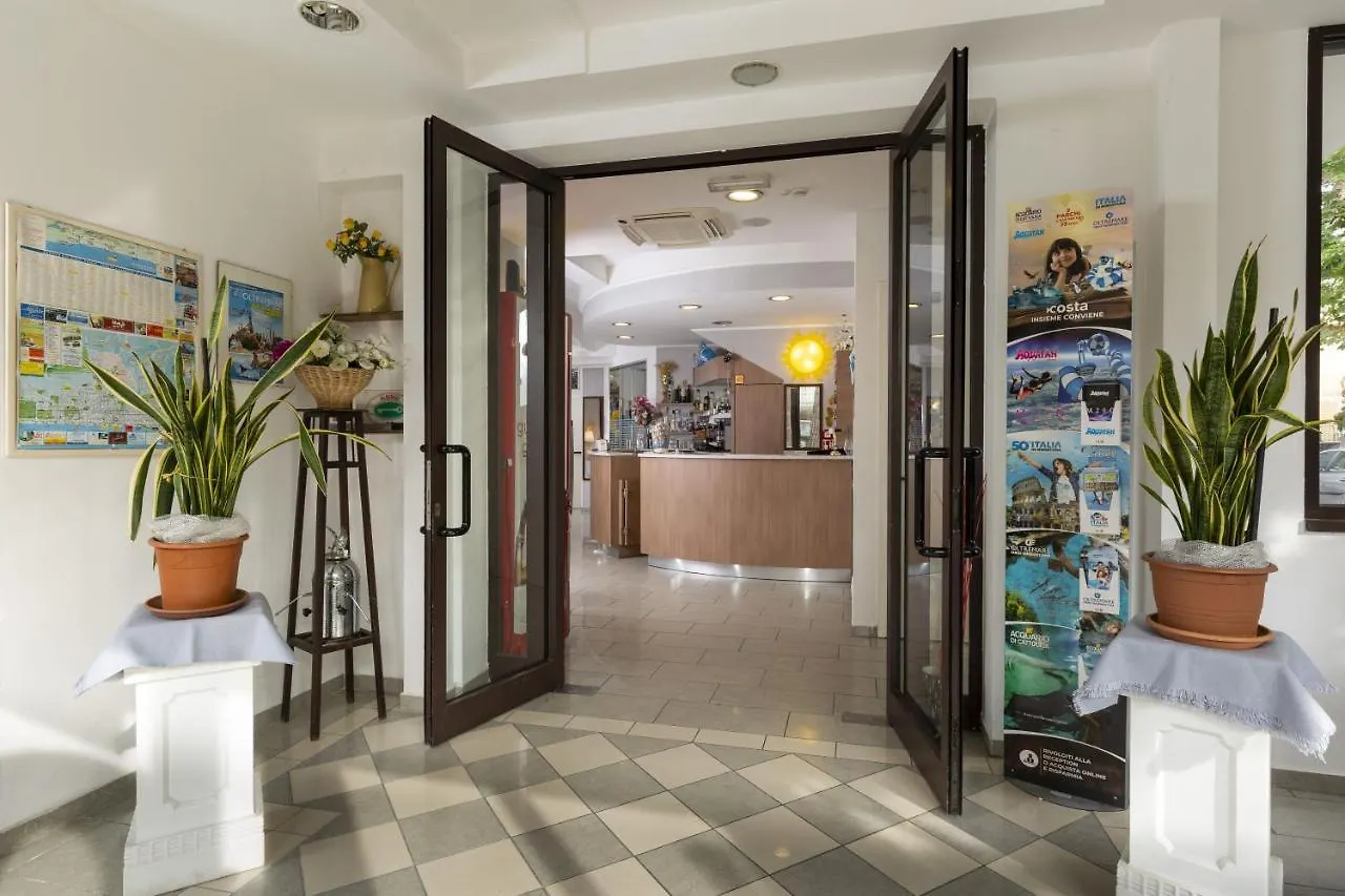 Hotel Luana Riccione 2*,  Italia