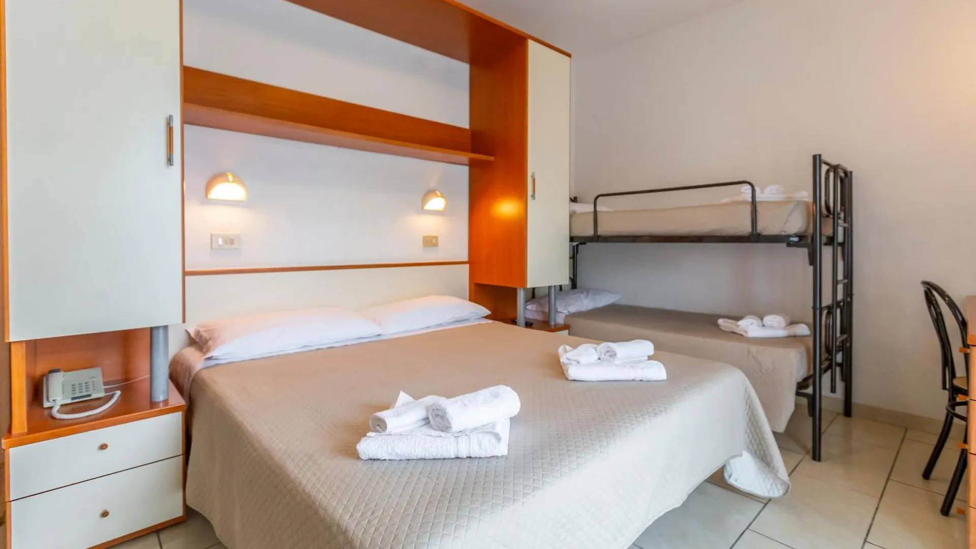 Hotel Luana Riccione 2*,