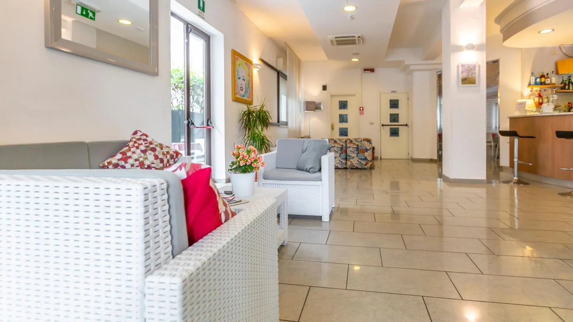 Hotel Luana Riccione 2*,  Italia